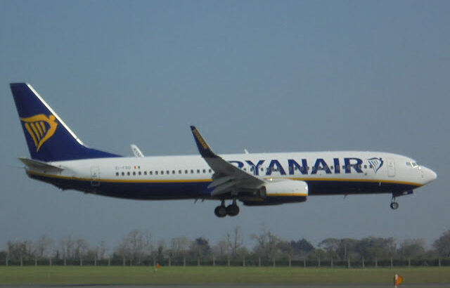 Ryanair UK adds ninth Boeing 737NG to AOC