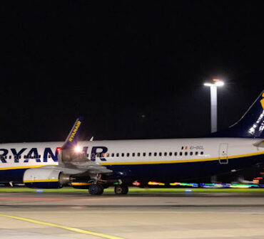 EI-DCL B738 Ryanair Oisín Tierney