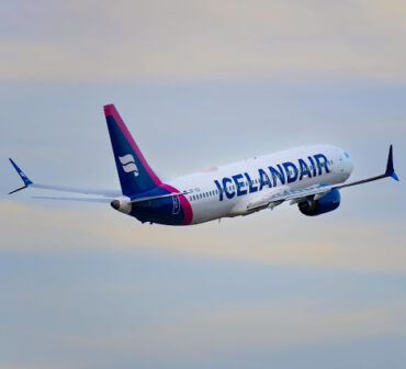 Icelandair Boeing 737MAX8