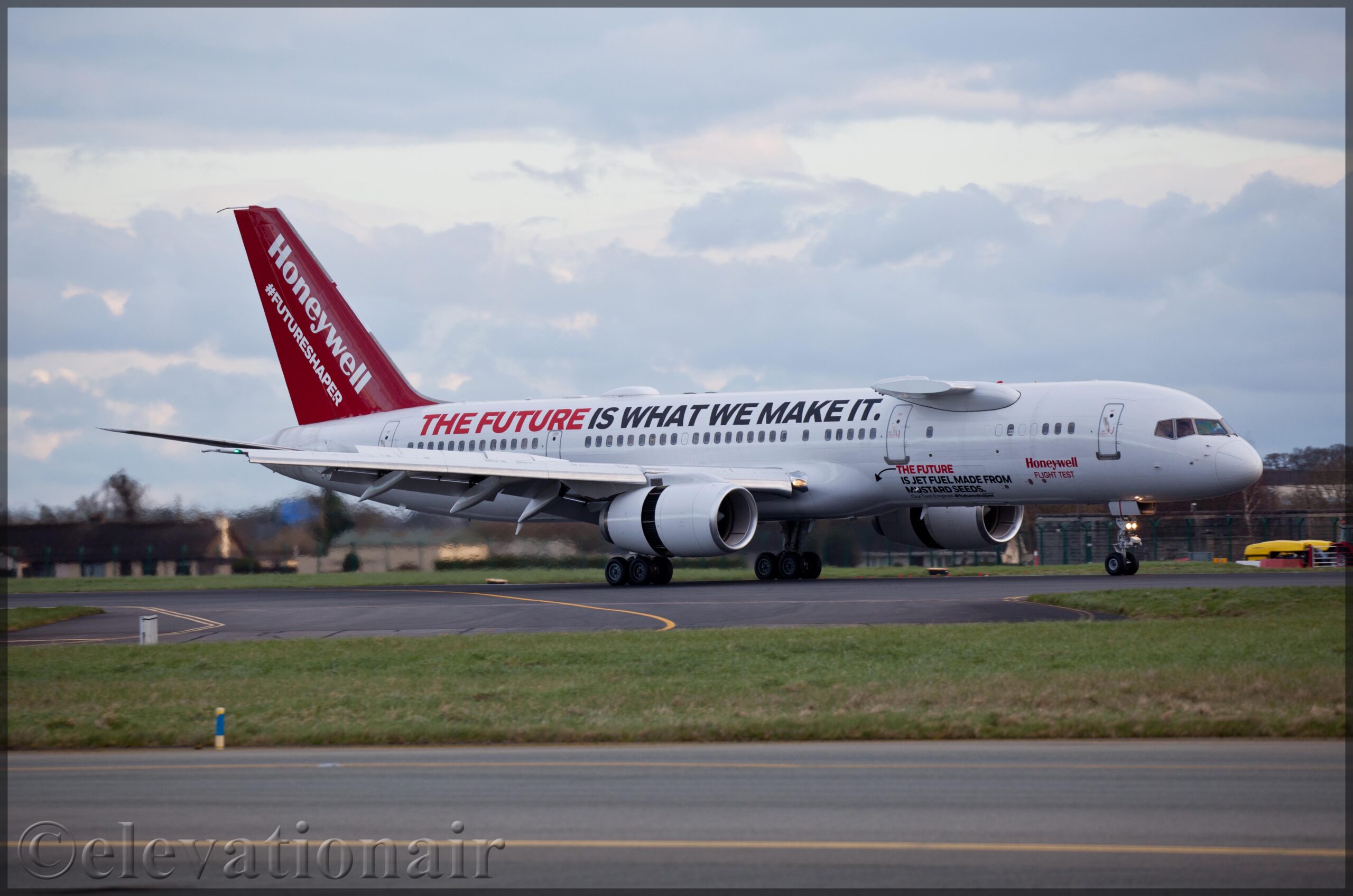 Honeywells Legendary Boeing 757 Test Aircraft Visits Dublin