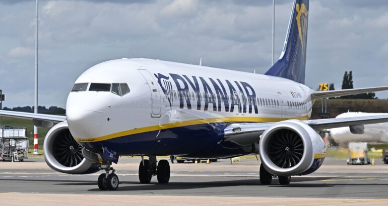 Ryanair celebrates Birmingham Airport milestone